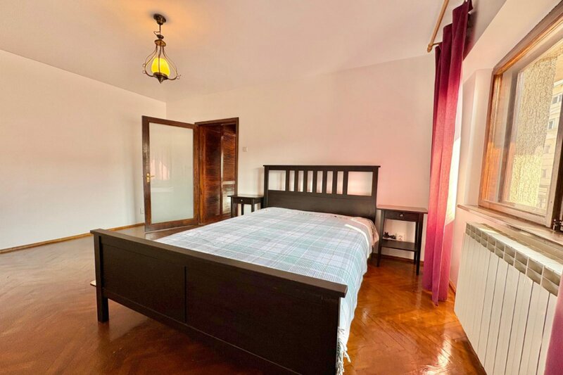 Unirii - Institutul Bancar, apartament 2 camere, 70 mp.