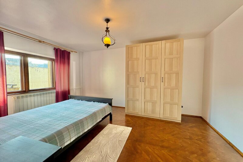 Unirii - Institutul Bancar, apartament 2 camere, 70 mp.