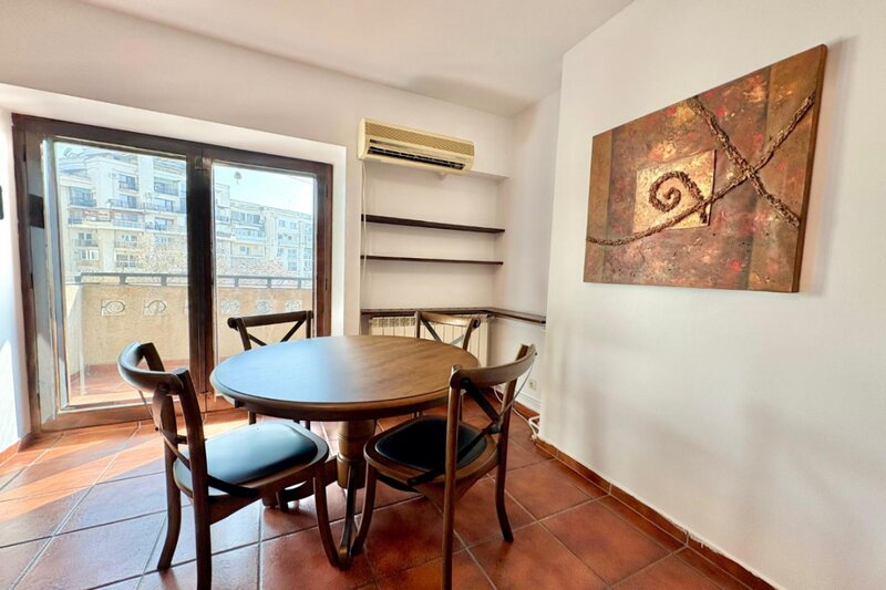 Unirii - Institutul Bancar, apartament 2 camere, 70 mp.